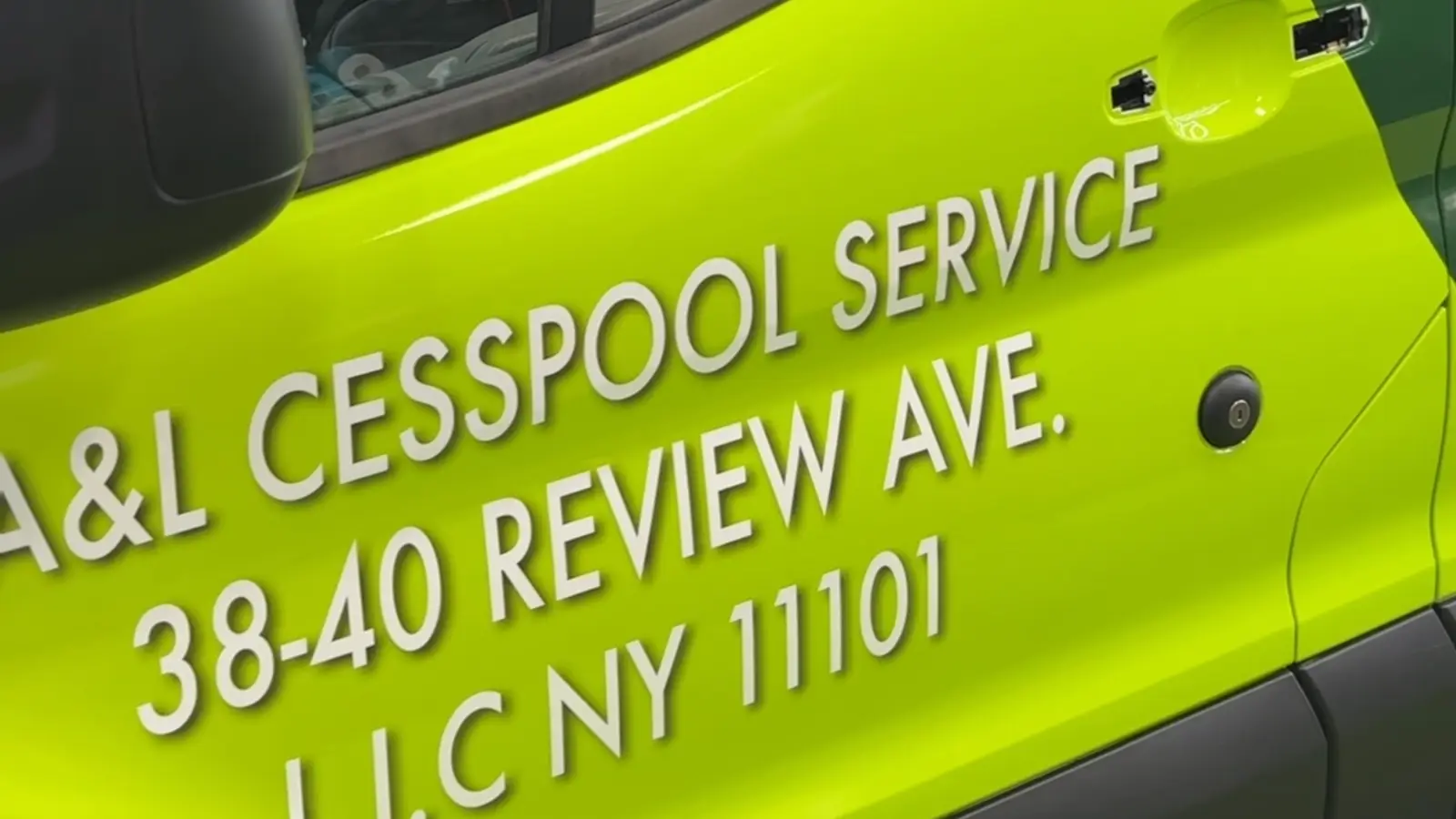 Spot Graphics & Lettering