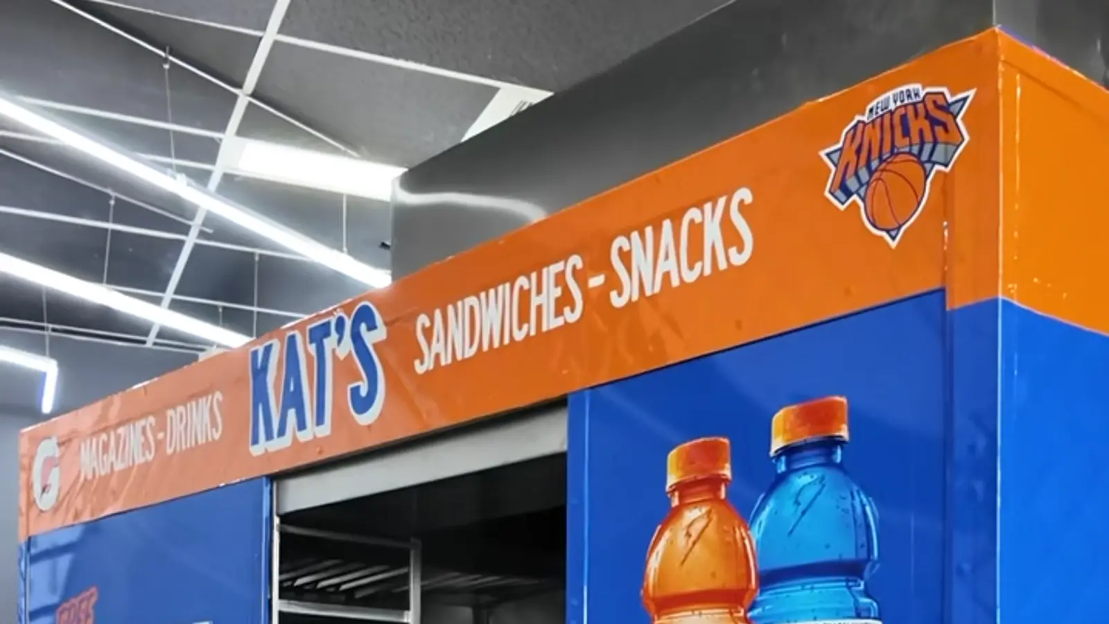 Knicks and Gatorade branded street cart wrapped by WRP