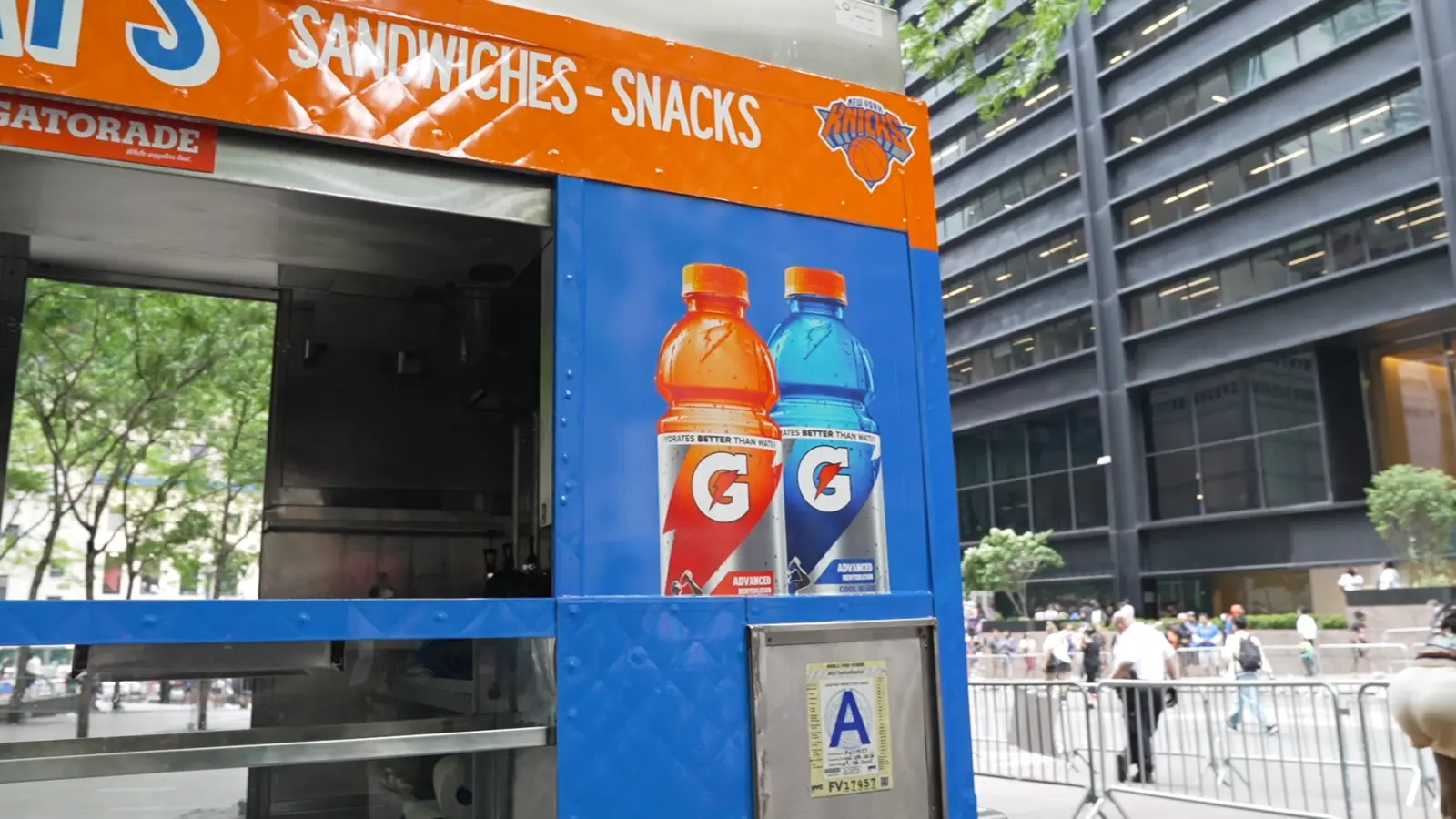 Knicks branded street cart wrapped by WRP, live in Manhattan